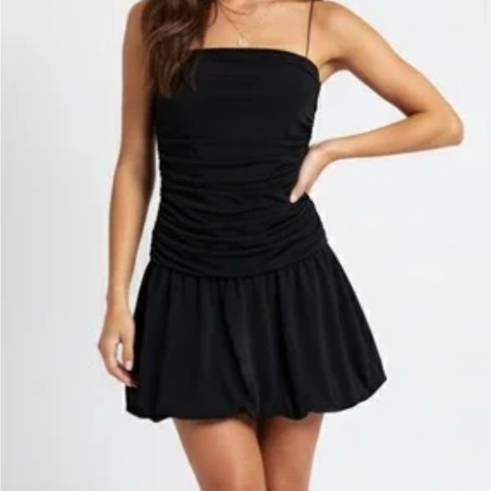 Revolve Camila Coelho Black mini drop waist dress
Revolve LBD
#littleblackdress